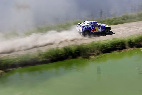 Carlos Sainz wint tweede etappe